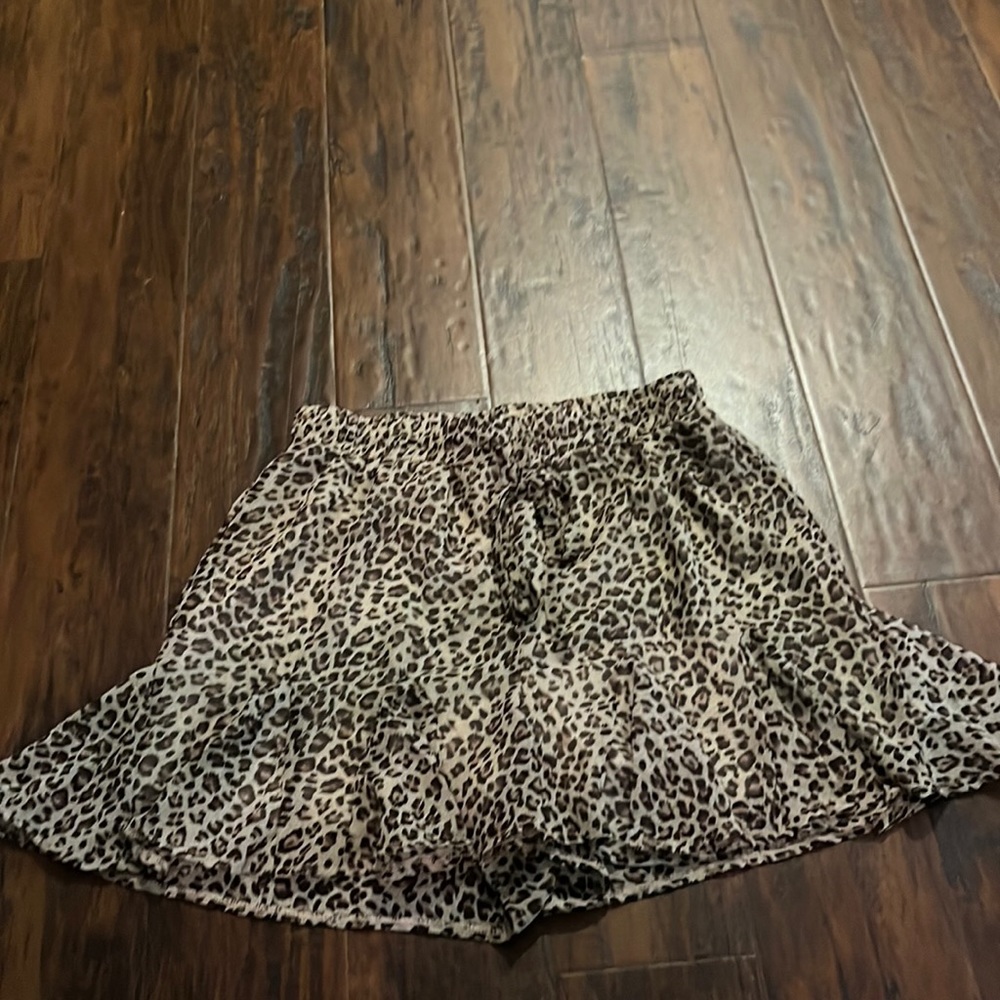 Leopard Flowy shorts